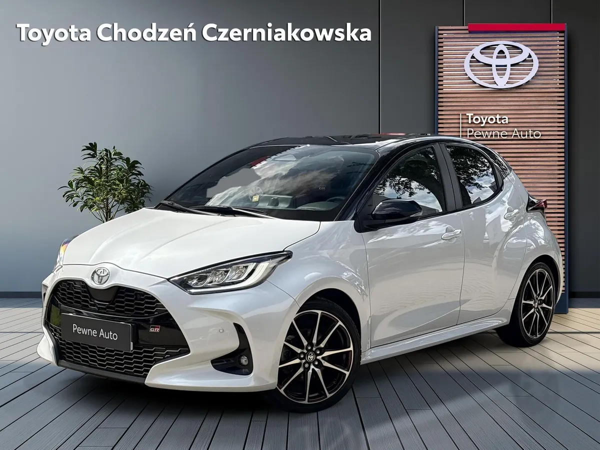 Toyota Yaris 1.5 Hybrid 130KM GR Sport + Pakiet VIP 2024