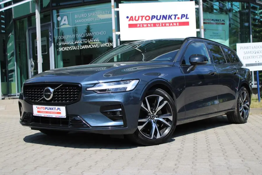 Volvo V60 Plus Dark + AT 2022