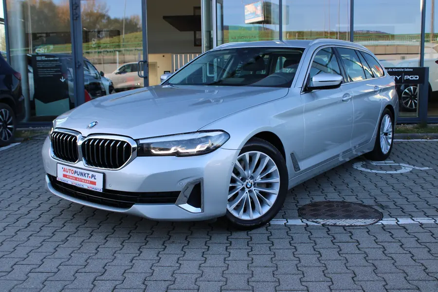 BMW SERIA 5 Luxury Line 2021
