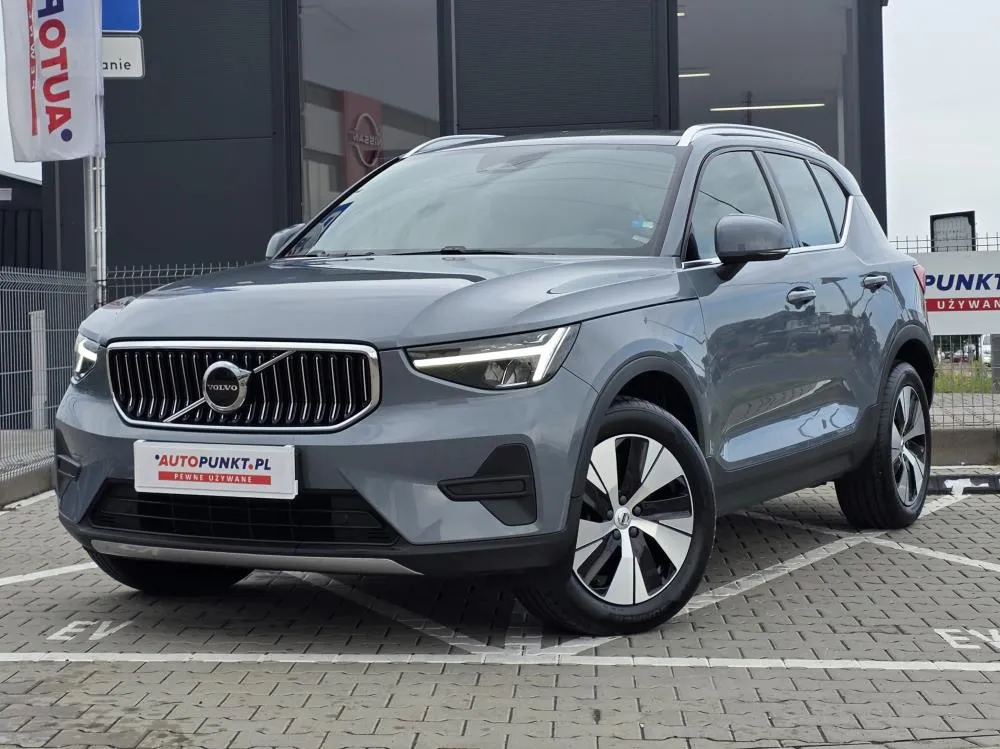 Volvo XC40 CORE || 2023