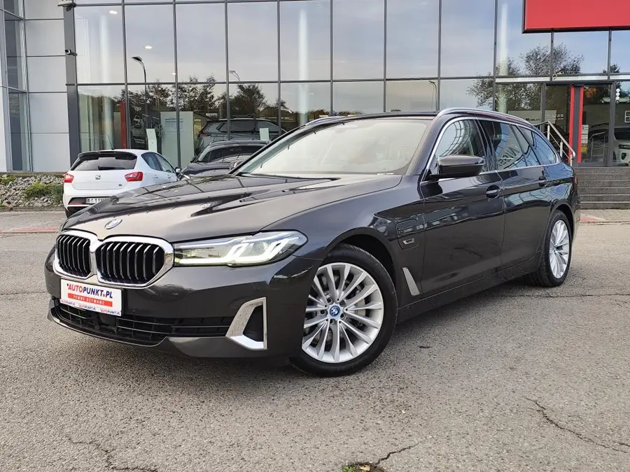 BMW SERIA 5 Luxury Line 530e 2023