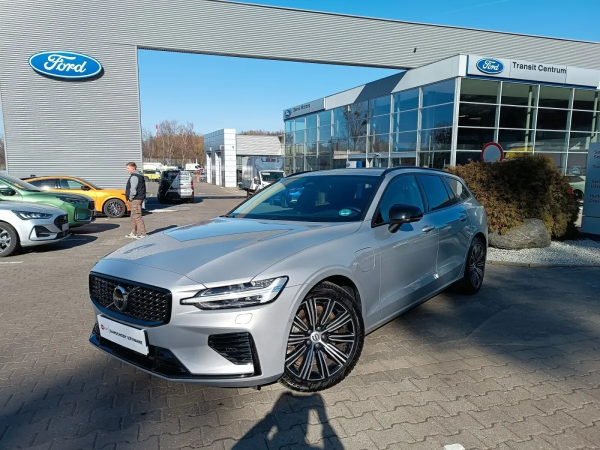 Volvo V60 Plus T6 AWD Plug-in Hybrid 2024