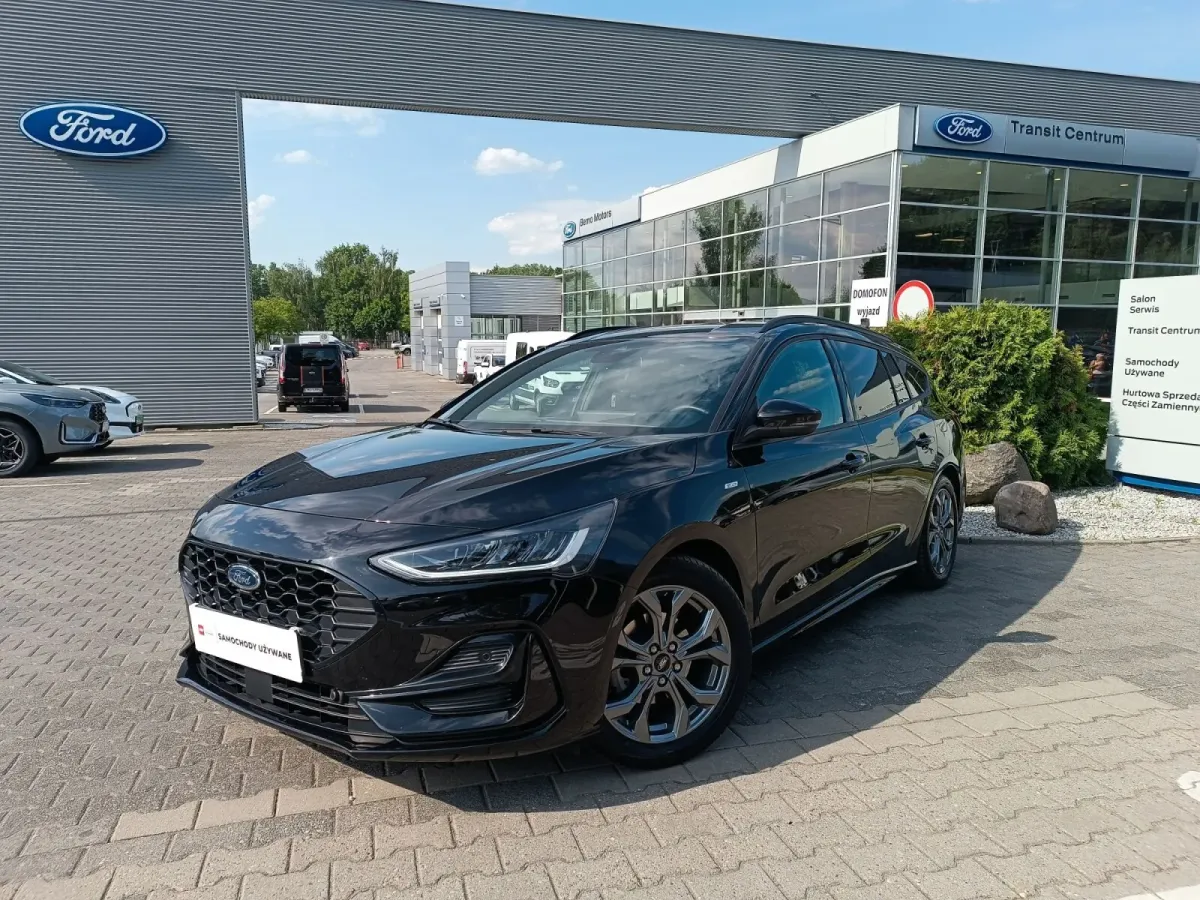 Ford Focus ST-Line X + P. Wintr 2025