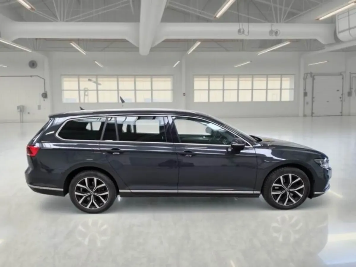 Volkswagen Passat Elegance 2021