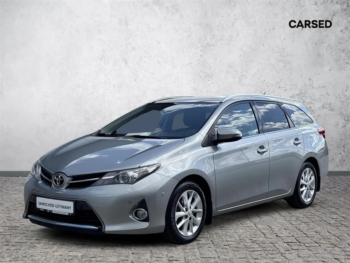 Toyota Auris 1.6 132KM Premium 2013