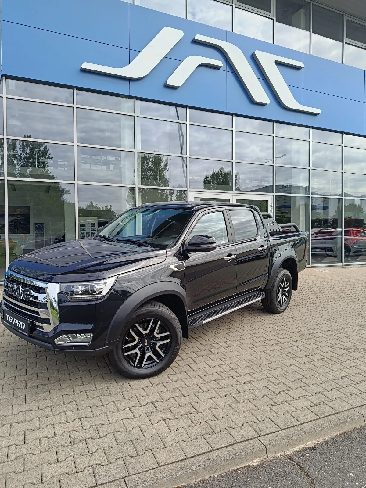 JAC T8 PRO Pickup 2,0Diesel MT 4x4 2026