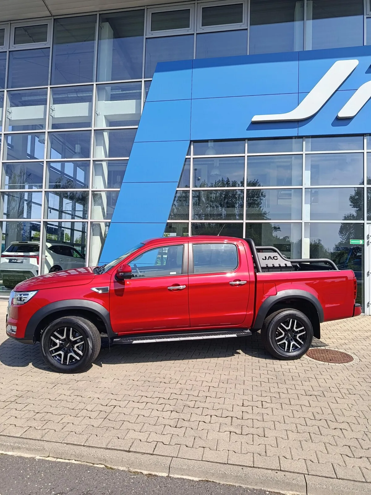 JAC T8 PRO Pickup 2,0Diesel MT 4x4 2026