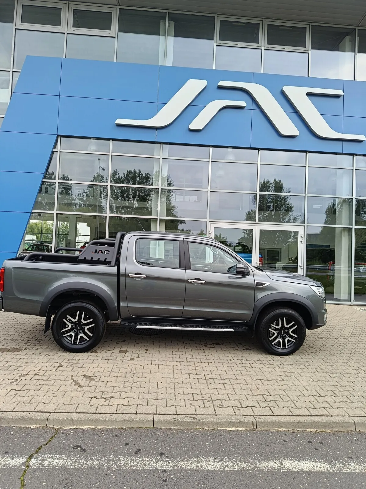 JAC T8 PRO Pickup 2,0Diesel MT 4x4 2026