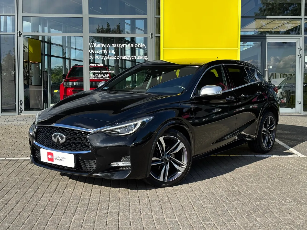 Infiniti Q30 Black Edition 2016