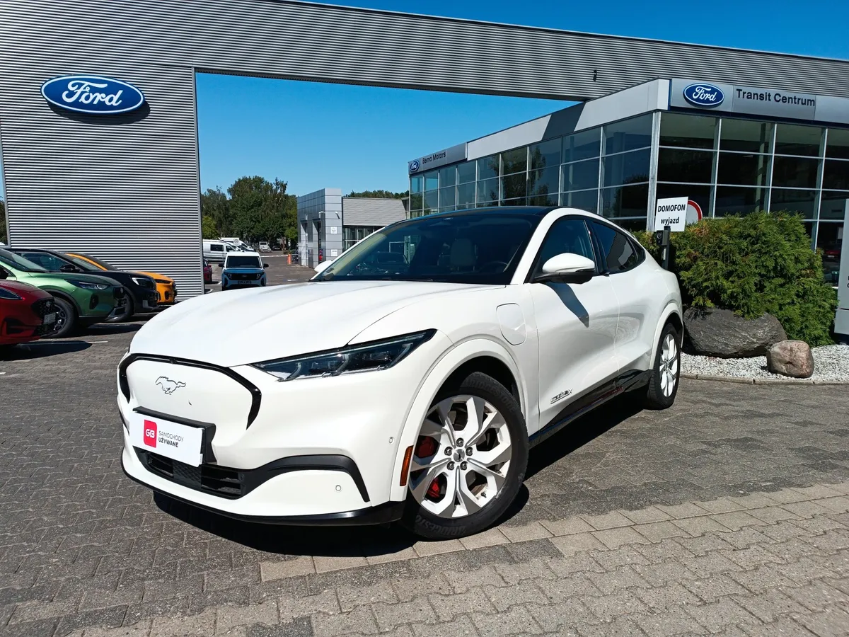Ford Mustang Mach-E Frost White Edition 2022