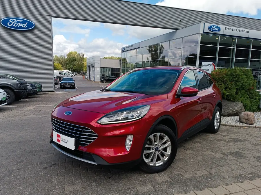 Ford Kuga Titanium + P. Winter + P. Driver Assistance 2022